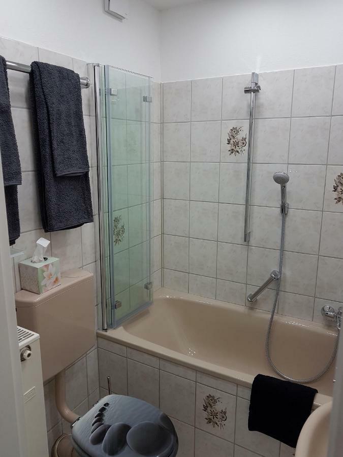 Apartment Alt-Refrath Μπέργκις Γκλάντμπαχ Εξωτερικό φωτογραφία