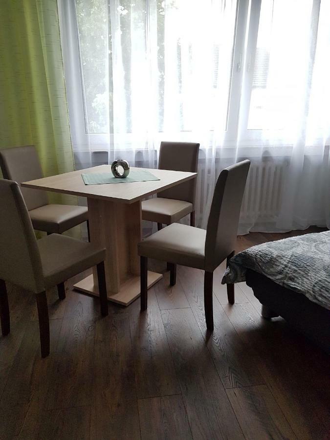 Apartment Alt-Refrath Μπέργκις Γκλάντμπαχ Εξωτερικό φωτογραφία